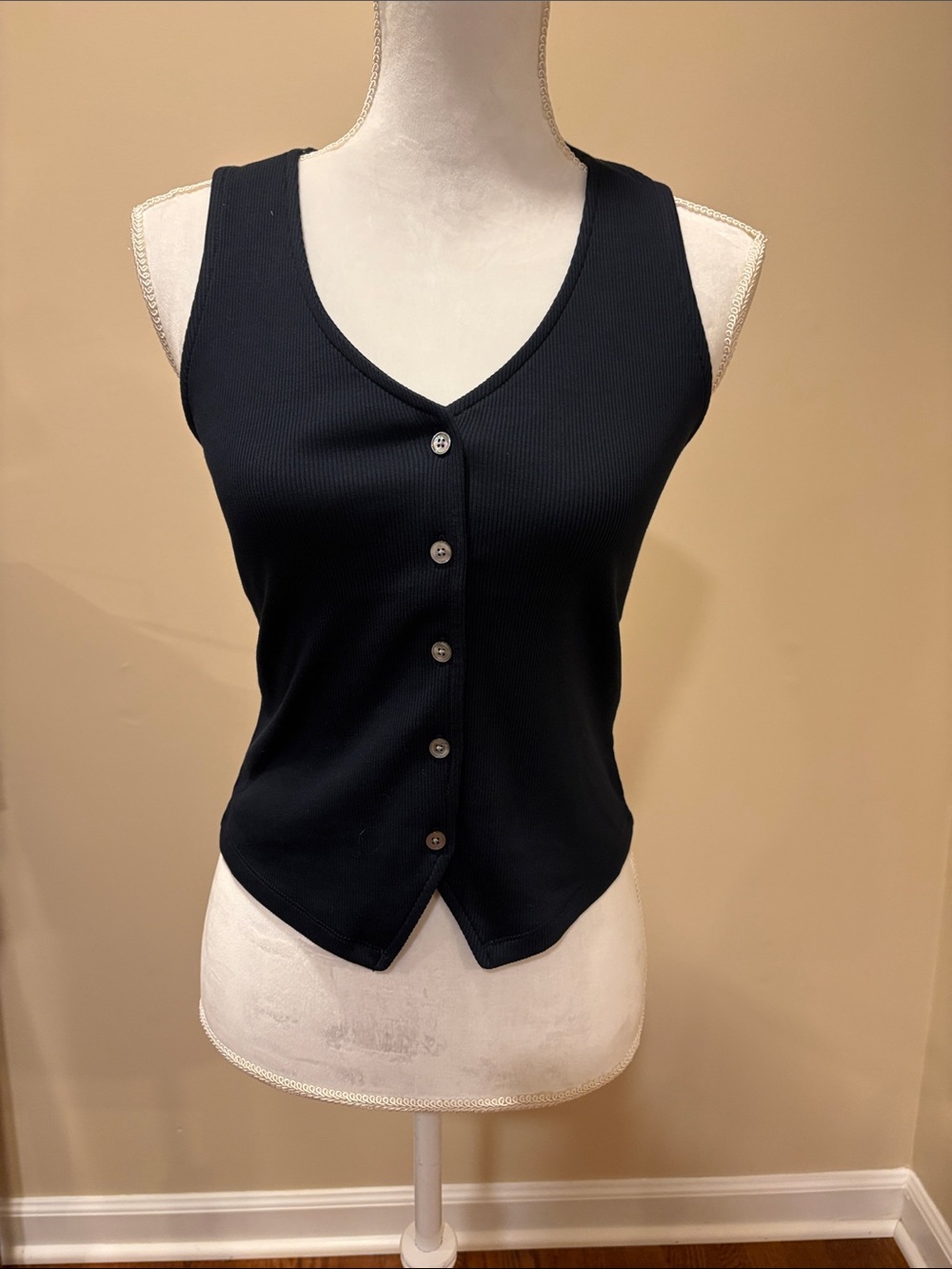 Veronica Beard navy blue  Ribbed V-Neck Button Tank, Vest.